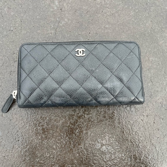 AUTHENTIC Chanel quilted gusset zip large wallet - Picture 4 of 7